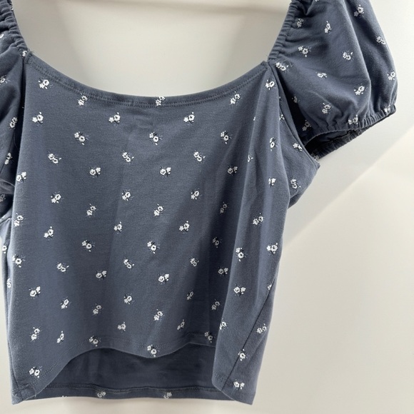 Hollister Steel Blue Floral Puffed Short Sleeve Top – Size Medium - Picture 7 of 7